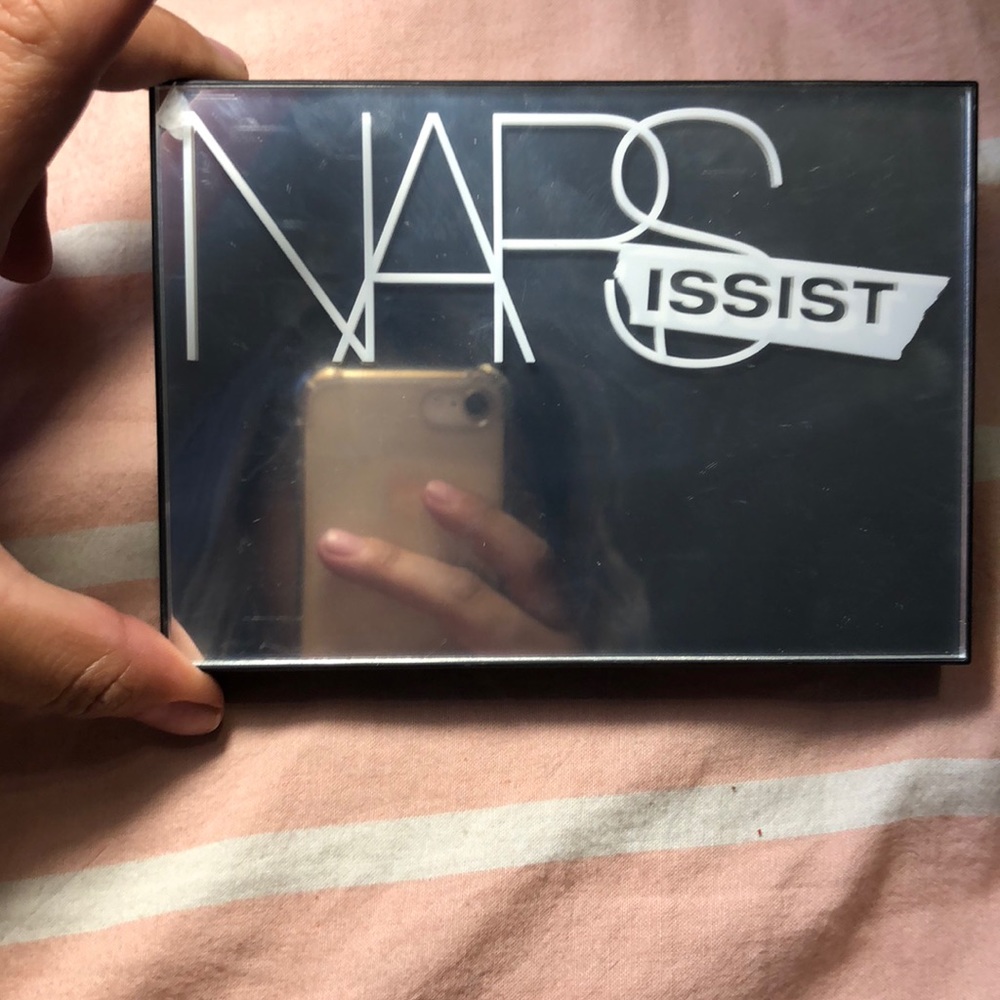 NARS issist eyeshadow palette